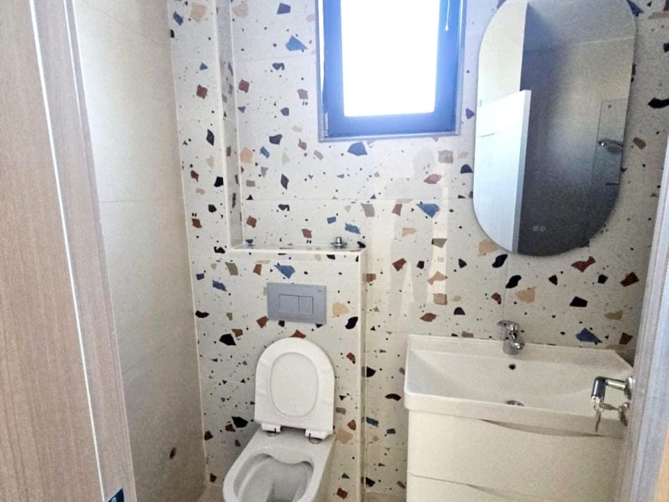 7 (1)